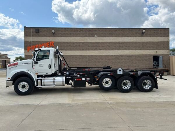 L6549 - 2024 INTERNATIONAL HX620 ROLL OFF TRUCK - Image 7