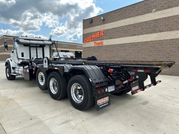 L6549 - 2024 INTERNATIONAL HX620 ROLL OFF TRUCK - Image 2