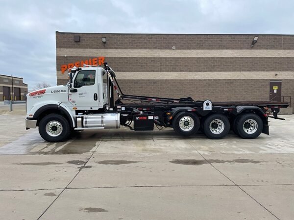 L6508 - 2024 INTERNATIONAL HX620 ROLL OFF TRUCK - Image 8