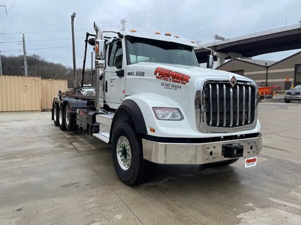 L6508 - 2024 INTERNATIONAL HX620 ROLL OFF TRUCK - Image 3