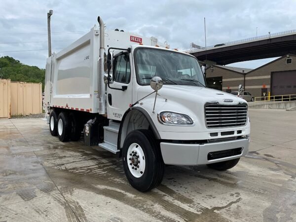 L6062 - 2023 FREIGHTLINER M2 106 REAR LOADER - Image 7